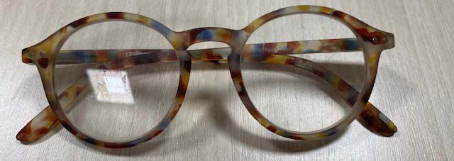 Des lunettes ont été trouvées sur la place de l'église